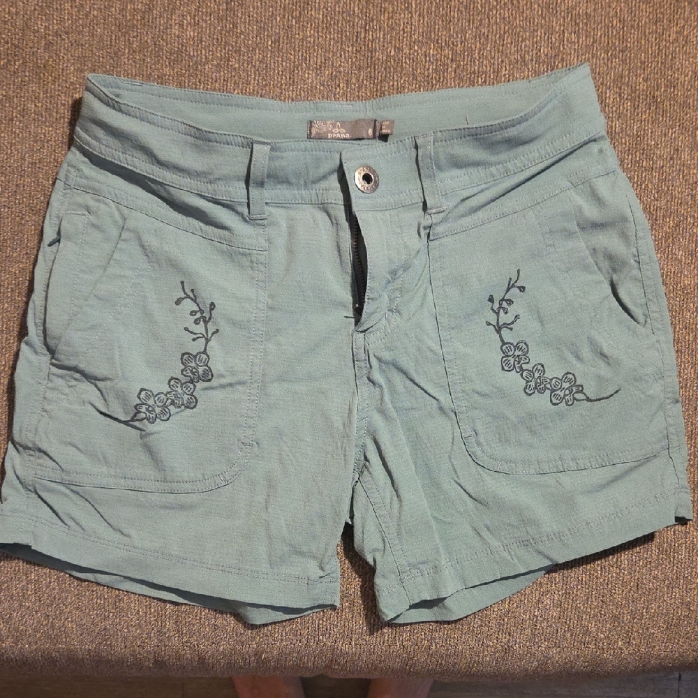 Prana Women's Shorts Hand Printed Design
